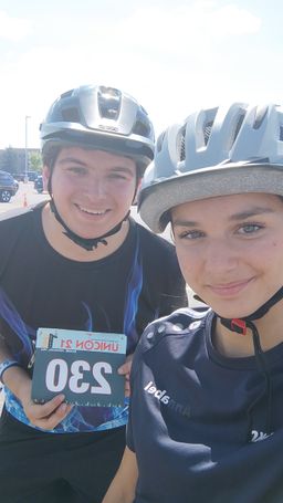 Annabel und Marvin beim IUF-Slalom